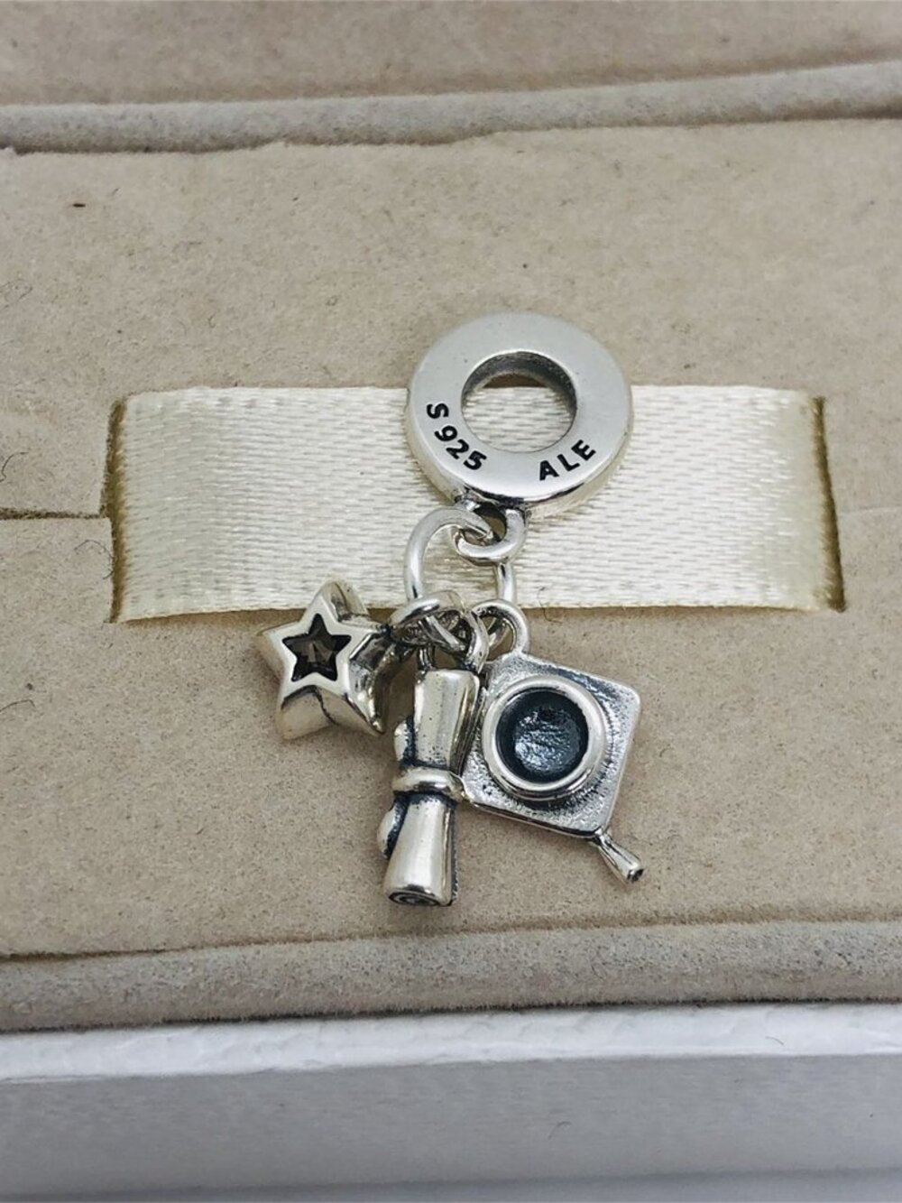 ✨🔥Pandora 2024 Graduation Triple Dangle Charm